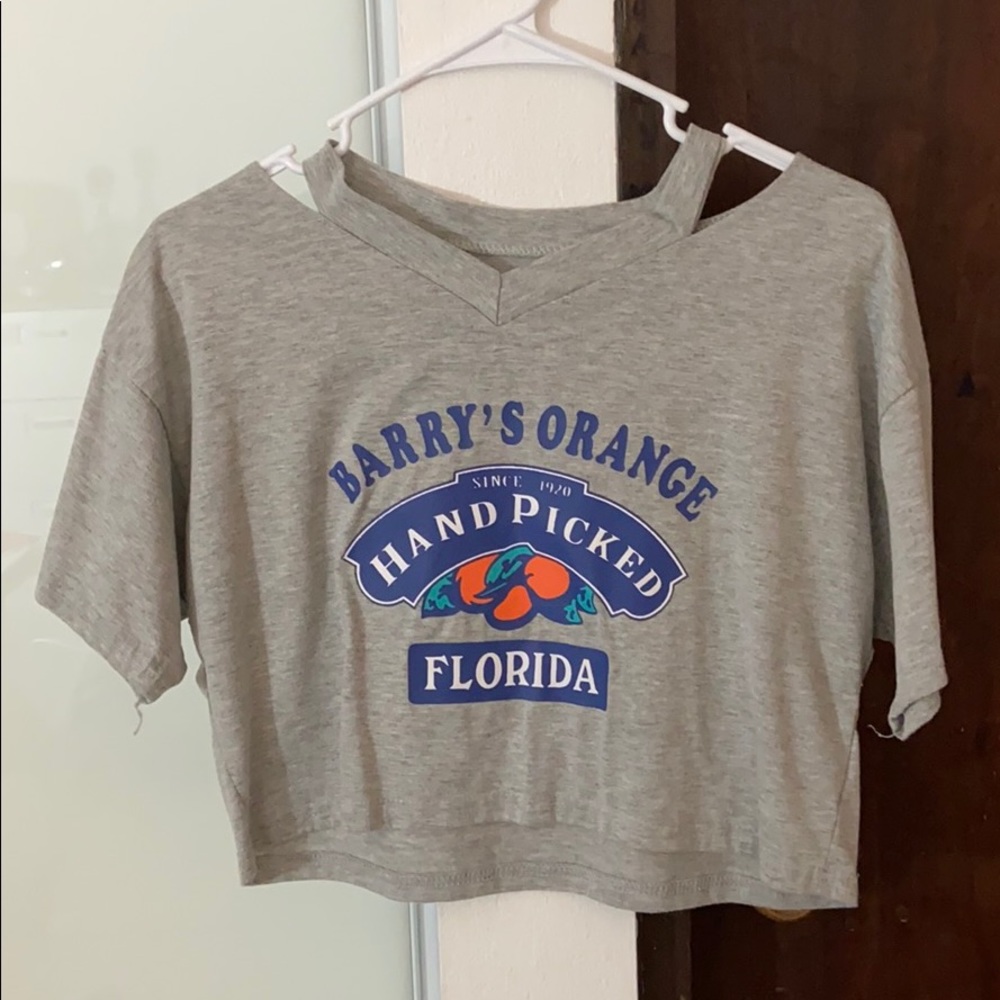 graphic cropped tee